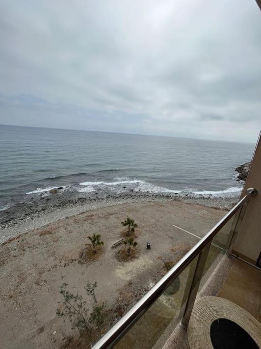 A Pie De Playa Con Vistas Al Mar.