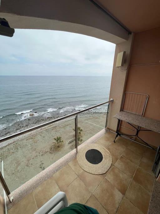 A Pie De Playa Con Vistas Al Mar. *
